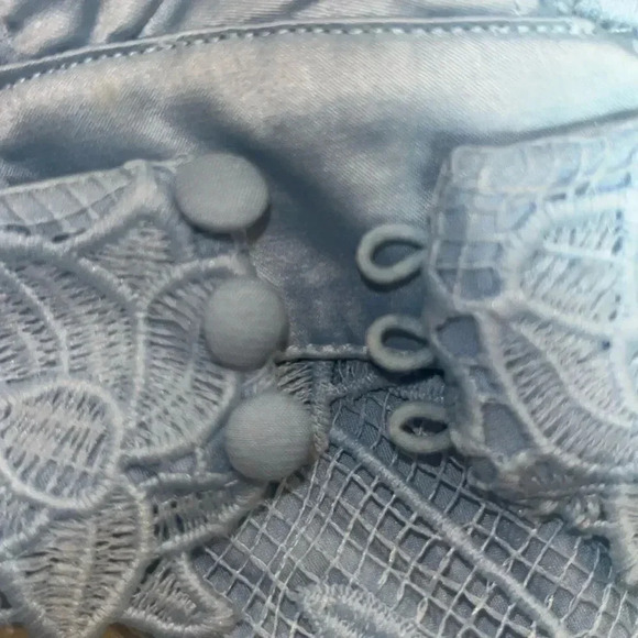 Bardot Gemma Dress in Dusty Blue 4 Revolve Lacy Classy Embroidered Floral EUC - Picture 10 of 12